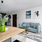 Apartment El - Aries Posen